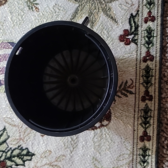 Gently loved Kenmore personal coffee maker 1 to 4 cups fast brew works perfectly - Picture 10 of 16